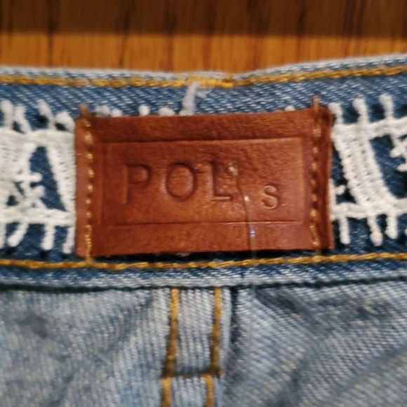 Logan Distressed Jeans - Picture 3 of 3